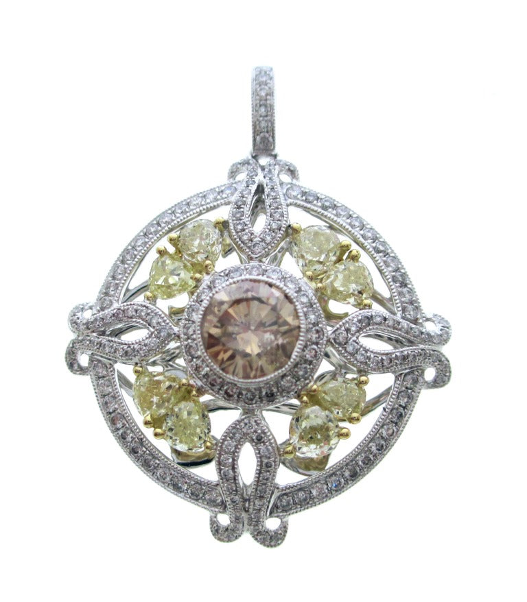 PENDANT W/ DIAMOND