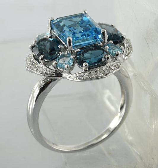 14KW BLUE TOPAZ,LONDON BLUE RING W/DIA #7
